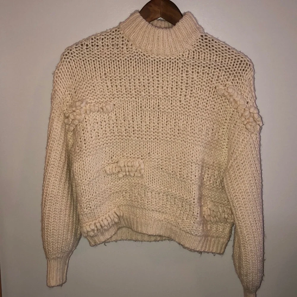 Universal Threads Sweater - Picture 1 of 3